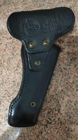 Funda PRICE WESTERN LEATHER fabricada en Inglaterra en los años 90. 

Esto es para un revólver Smith and 01