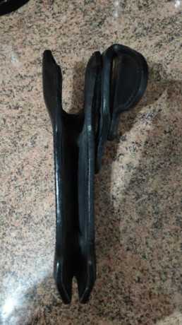 Funda PRICE WESTERN LEATHER fabricada en Inglaterra en los años 90. 

Esto es para un revólver Smith and 00