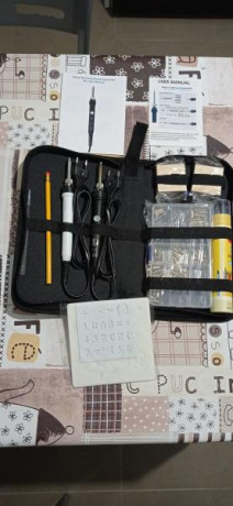Se vende, a estrenar, completísimo estuche con dos Pirografos regulables en temperatura, por lo que da 00