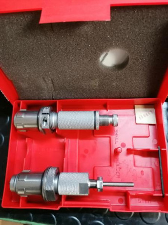 Hola.

Tengo en venta el siguiente material:

- Juego de dies Hornady 300 wsm (sin uso )........................... 11