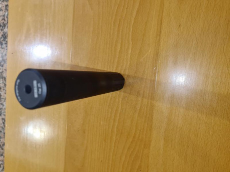 Vendo silenciador Huma cal 5,5 con rosca 1/2unf de 3cm de grosor, con 3 tramos de 4cm y 2 tramos de 2cm. 00