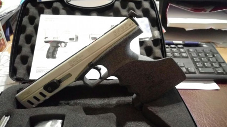 Se vende Walther SP22 M4.
Ideal para iniciarse sin un gran desembolso, cacha anatómicas, cañón 6" 21