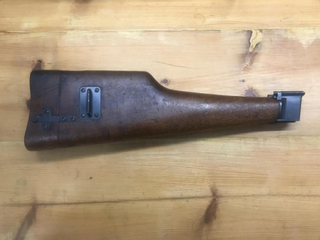 Buenos días vendo funda culatin para pistola FN 1903, esta trae en el interior cargador de 10 cartuchos 00