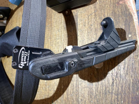 Un compañero del club vende esta Tanfoglio Limited Custom del 9 para y conversión completa del 40SW sin 50