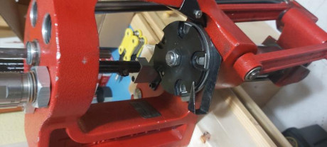 Vendo por falta de uso, prensa progresiva Hornady Projector Americana. Robusta como ella sola. Shell plate 00