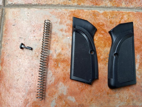 Vendo esta Browning HP 35 del año 91, calibre 9 mm Pb, siempre la he tenido yo, se encuentra en perfectas 42