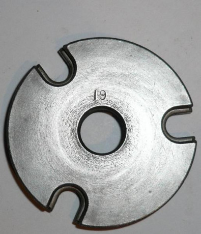  Se vende este Shell-Plate nº 19 de la Prensa de recarga LEE pro 1000 y valido para los calibres siguientes:
.40 00