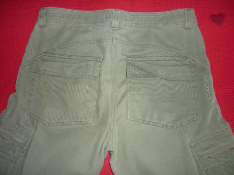 Vendo estos dos pantalones en camo y verde oliva, y regalo camiseta Helikon negra en talla "L" 10