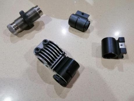 Vendo :
1 Recalibrador de cuerpo de vaina, no recalibra el cuello, marca Redding, calibre 6 mm BR. 12 02