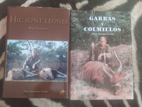 Vendo dos libros de safaris en Africa del cazador profesional Valenciano Tony Sanchez Ariño.
"Hic 00