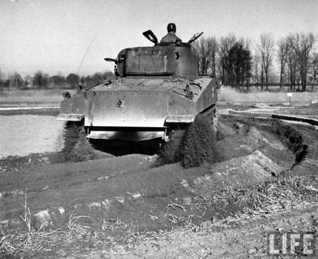 os quiero poner un estudio sobre las versiones de este emblemático carro...la idea es ir poniéndoos fotos 111