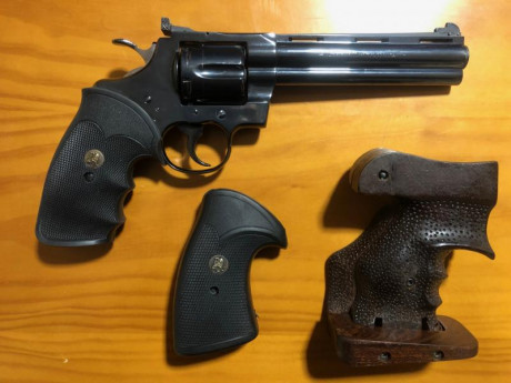 Muy a mi pesar y por motivos personales vendo revolver Colt Phyton cal.357 mag - 38  con cañón de 6 Pulgadas. 02