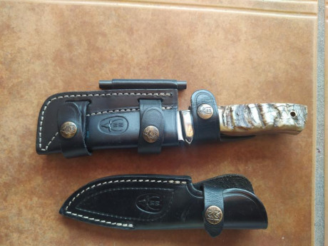 Vendo cuchillo marca Muela modelo Kodiak con cachas de carnero.
El cuchillo va con dos fundas Muela para 10