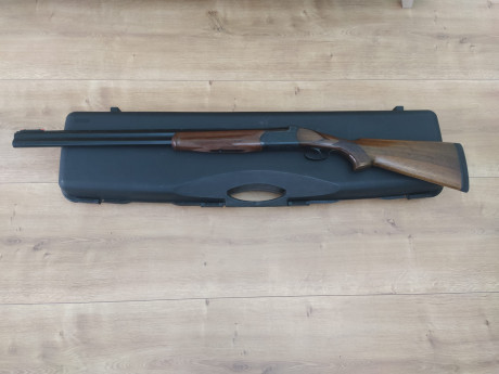 Se vende escopeta superpuesta Antonio Zoli y Gardone, del calibre 12/70, expulsora, de 71 cm de cañón, 02