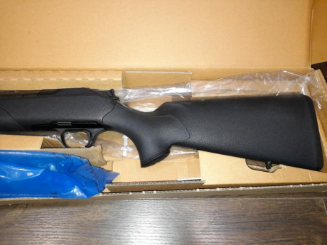 Buenos días.
Vendo este Rifle Blaser R8 Professional, con gatillo extraible, en cartucho 300WM.

Totalmente 01