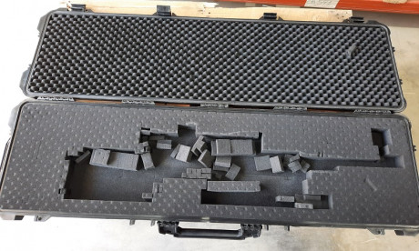 Buenas,

vendo maleta marca Fasaworld modelo ALR1 con ruedas

Medidas internas: 1282 x 343 x 133 mm

Medidas 01