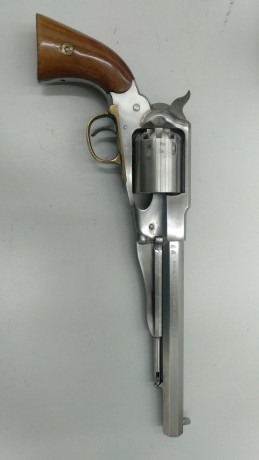 Buenas a todos,
Un amigo me pide que le anuncie para vender este revolver, es un Armi San Paolo replica 00