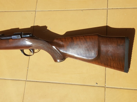 Vendo rifle Sako calibre 222R en perfecto estado por no utilizarlo, lo vendo por 750€ transporte incluido 10