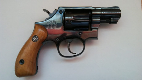 Hola buenas tardes
Estoy buscando un revólver de 2" el clásico chato preferiblemente en inox, no 70