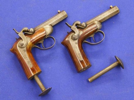 Voy a colocar unas fotos de un arma larga alemana de llave de mecha del siglo XVI. 21