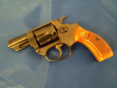 En perfecto estado. 120 €. Tambor de nueve recámaras. Canarias o Madrid. 00