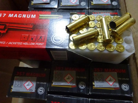 Muy buenas,

Vendidas las 750 vainas Geco del .357 con un solo tiro, todas del mismo lote: 51 UM 020 y 00