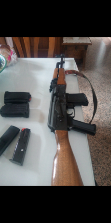 Se vende carabina táctica tipo ak calibre 9 mm, poquísimo disparo ya que es un modelo bastante nuevo y 00