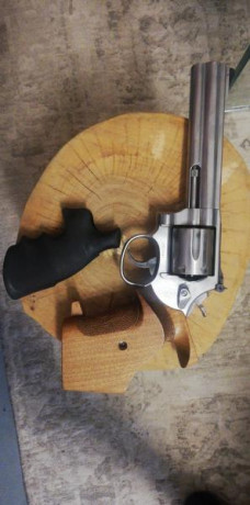 *******Vendido*********


:rifle: Se vende S&W 686 en muy buenas condiciones.

Maletin, cacha anatómica 01