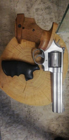 *******Vendido*********


:rifle: Se vende S&W 686 en muy buenas condiciones.

Maletin, cacha anatómica 00