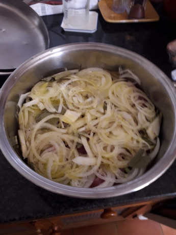 Hoy para comer acelgas hervidas y chuletón de vaca gallega vieja con seis semanas de maduración en cámara 130