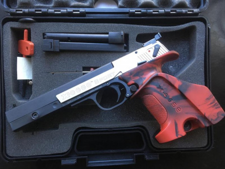 Hola 
Se vende Pistola Hammerli X-ESSE Sport Cal.22 600€
Esta como nueva, se utilizo para aumento de cupo 01