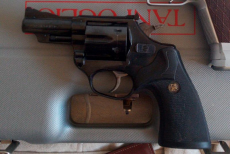 VENDO PISTOLA SMITH WESSON CALIBRE 22 LR MODELO 422 EN PERFECTO ESTADO DE USO Y CONSERBACION.
CON 1 CAGADOR.
PRECIO 20