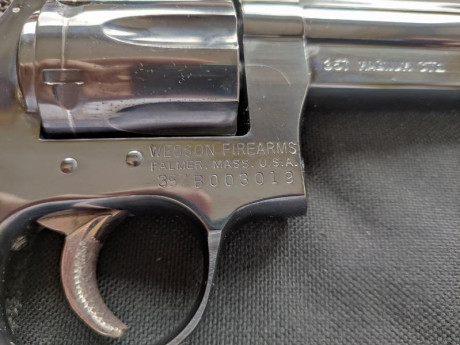 Vendo revólver Wesson Firearms calibre 357 magnum, 6 pulgadas.
Cacha de goma monogrip hogue.
Poco uso, 01