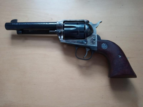 Hola compañeros ,vendo revólver Ruger Vaquero calibre 45 LC. de 5 pulgadas y media , guiado en F, 
 se 01