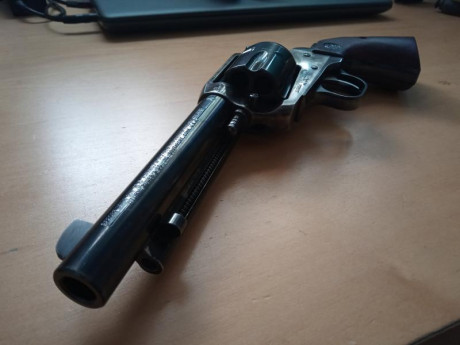 Hola compañeros ,vendo revólver Ruger Vaquero calibre 45 LC. de 5 pulgadas y media , guiado en F, 
 se 20