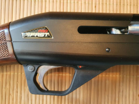 Vendo escopeta fabricada por Benelli pero de marca Franchi, modelo pro fast de la serie light tech, Calibre 12