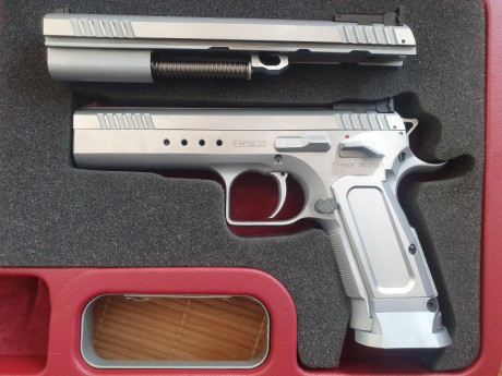 Vendo esta fantástica Tanfoglio Custom limited.  Está nueva, en 9mm habré tirado 600-700 tiros y en 40mm 02