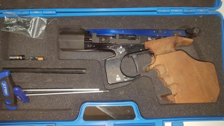 En venta en Barcelona 
Calibre 22 Electrónica, para competir a 25 m, en perfecto estado de conservación. 11