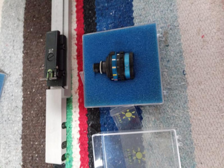 Se vende juego de cristales y elvador , los cristales en 60€ y el elevador en en otros 60€ , elevador 00