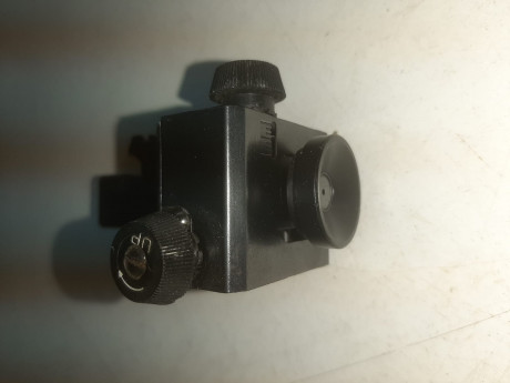 Pues lo que dice el anuncio. Vendo diopter gamo para carril de 11 mm. 
Logicamente no es nuevo. Presenta 01