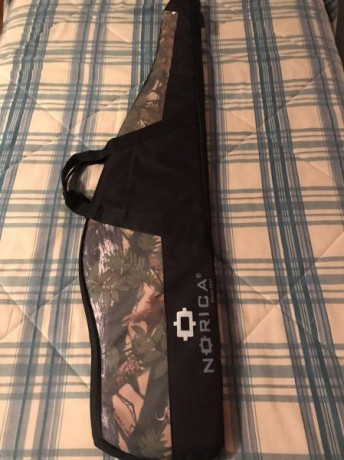 Se vende funda Norica para rifle con visor.

111 cms, muy bien acolchada. Con asa de transporte y bolsillo 01