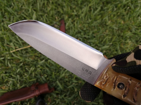 Vendo este cuchillo realizado por el maestro artesano Angel Corts con funda de cuero realizada también 01