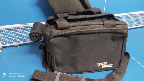 Vendo 
-Uncle Mike's de 19 ltr, 5 bolsillos interiores en tres compartimentos diferentes yfunda individual 02