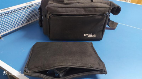 Vendo 
-Uncle Mike's de 19 ltr, 5 bolsillos interiores en tres compartimentos diferentes yfunda individual 01
