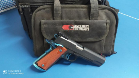 Vendo 
-Uncle Mike's de 19 ltr, 5 bolsillos interiores en tres compartimentos diferentes yfunda individual 00