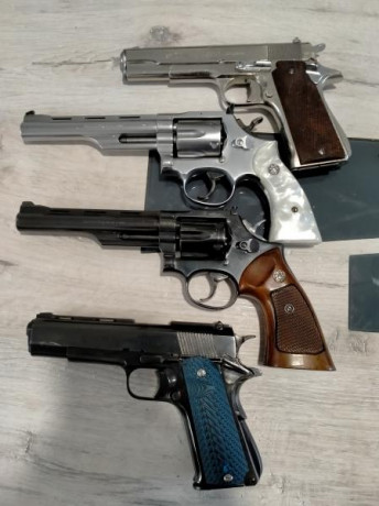 Buenas a todos.se venden dos revolver del 38sp guiados en f y dos pistolas una llama once del 9pb y star 10