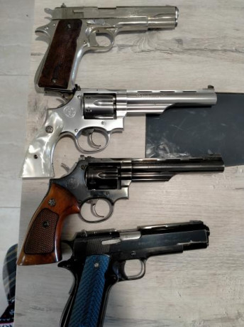 Buenas a todos.se venden dos revolver del 38sp guiados en f y dos pistolas una llama once del 9pb y star 20