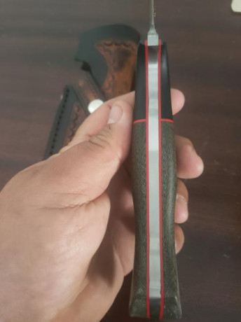 Cuchillo de campo de 17 cm de hoja unos 5 milímetros de grosor en acero mova mango personalizado al igual 01
