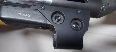 Un amigo vende su escopeta Benelli modelo sl121 con cañon estriado para balas con alza y punto, y visor 30
