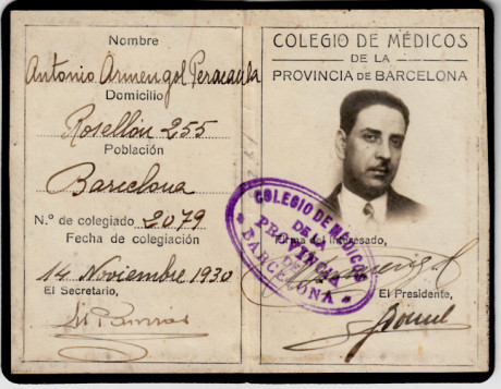  EN RECUERDO Y HOMENAJE A LOS QUE YA NO ESTÁN. 

Si pones en  GOOGLE    PASAPORTES EN LA MEMORIA   da 131